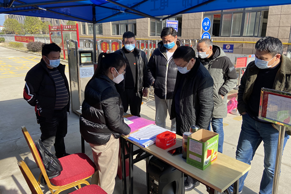 房振球深入包保网格督查指导疫情防控工作