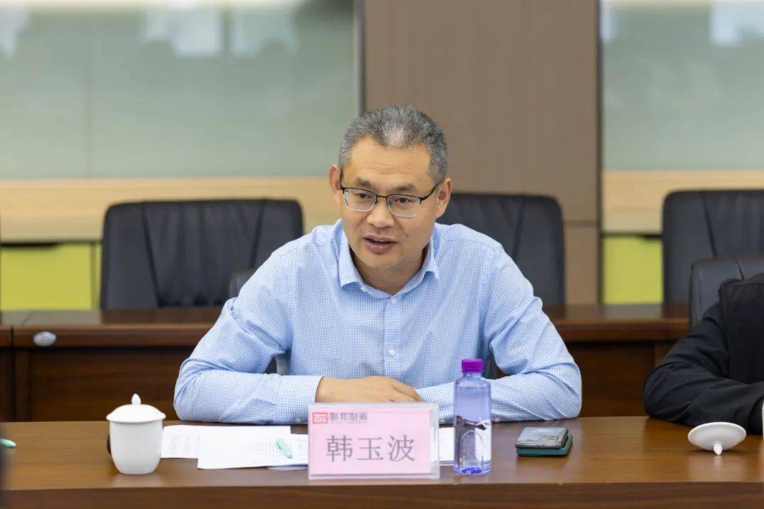 珠海副市长黄振球赴联邦制药调研，共商医药产业发展新路径